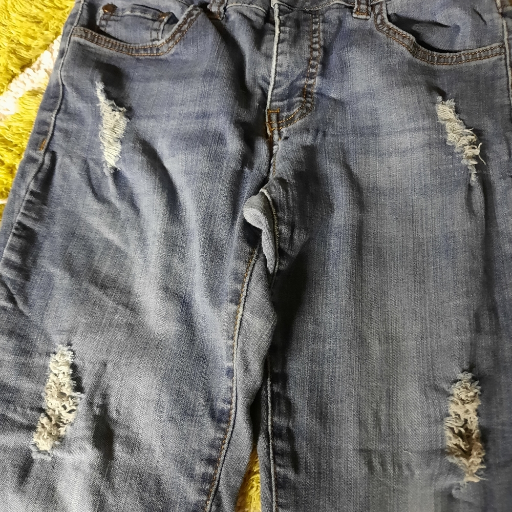 Capris - Picture 2 of 3